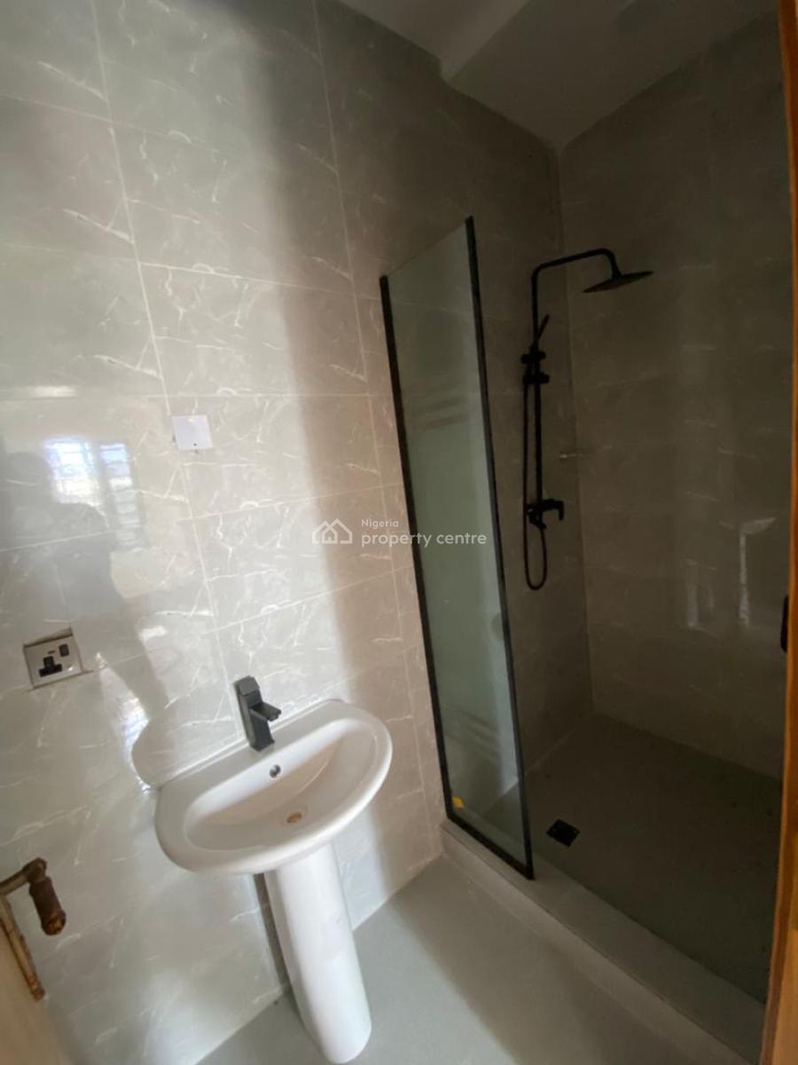 Two Bedroom Flat, Mobil Road, Ilaje, Ajah, Lagos, Flat / Apartment for Rent