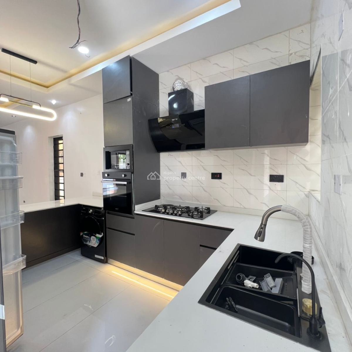 4 Bedroom Fully Detached with Swimming Pool, Crown Estate, Sangotedo, Ajah, Lagos, Detached Duplex for Sale