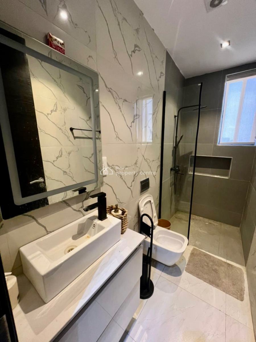 Distress Deal! Exquisite & Beautifully Furnished 3 Bedroom Penthouse, Lekki Phase 1, Lekki, Lagos, Flat / Apartment for Sale