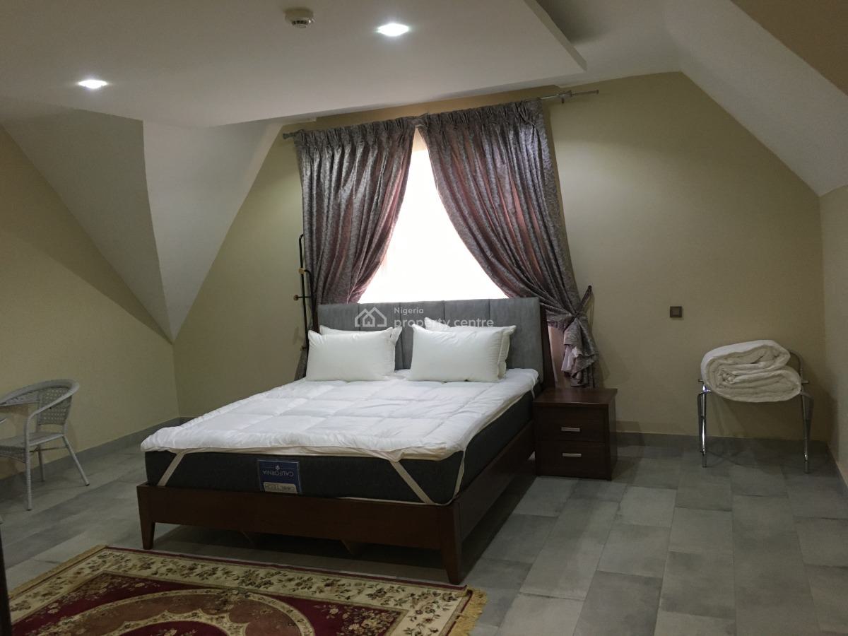 Fully Furnished 3 Bedrooms Penthouse, Behind Shonibare Estate, Maryland, Lagos, Flat / Apartment Short Let