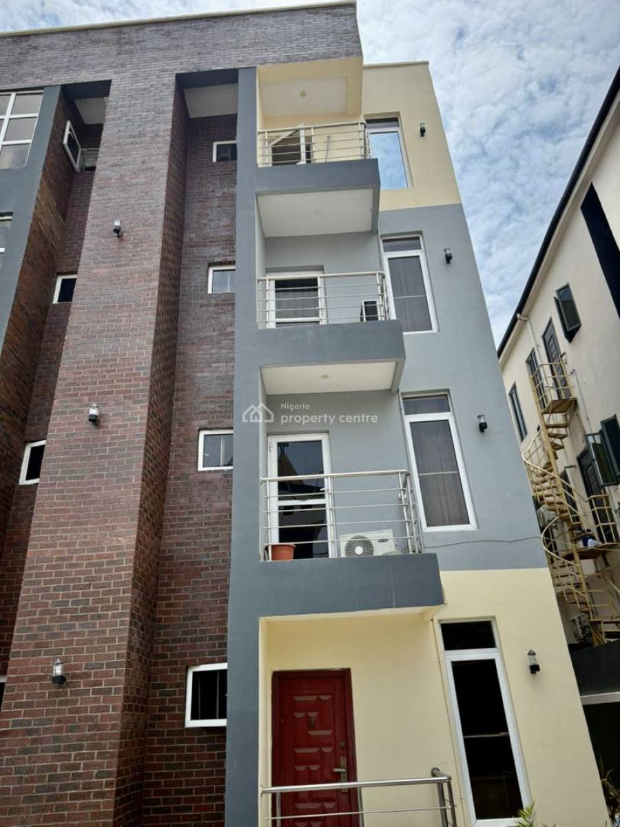 Distress Deal! Exquisite and Spacious 3 Bedroom Apartment, Chevron, Lekki, Lagos, Flat / Apartment for Sale