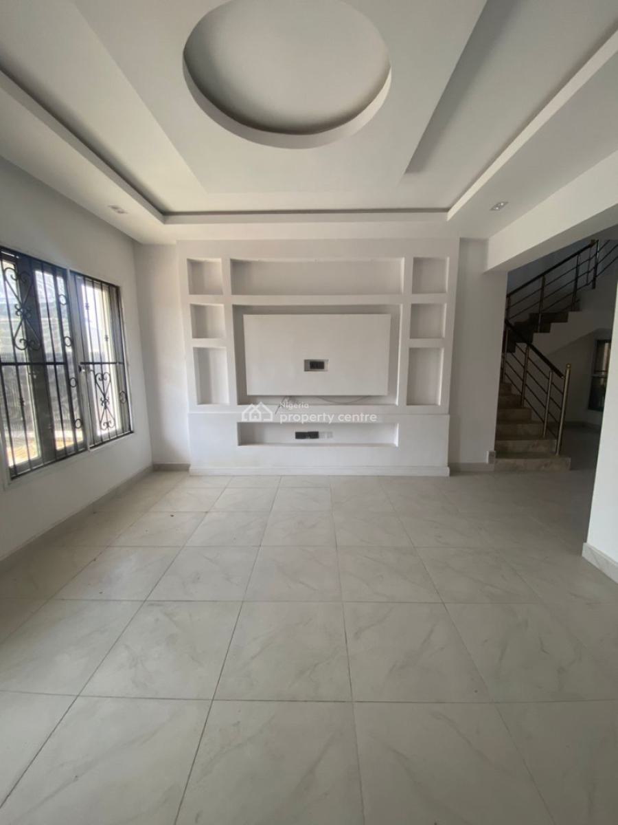 Aesthetically Pleasing 4 Bedroom Apartment Within a Secured Estate, Lekki Phase 1, Lekki, Lagos, Flat / Apartment for Sale