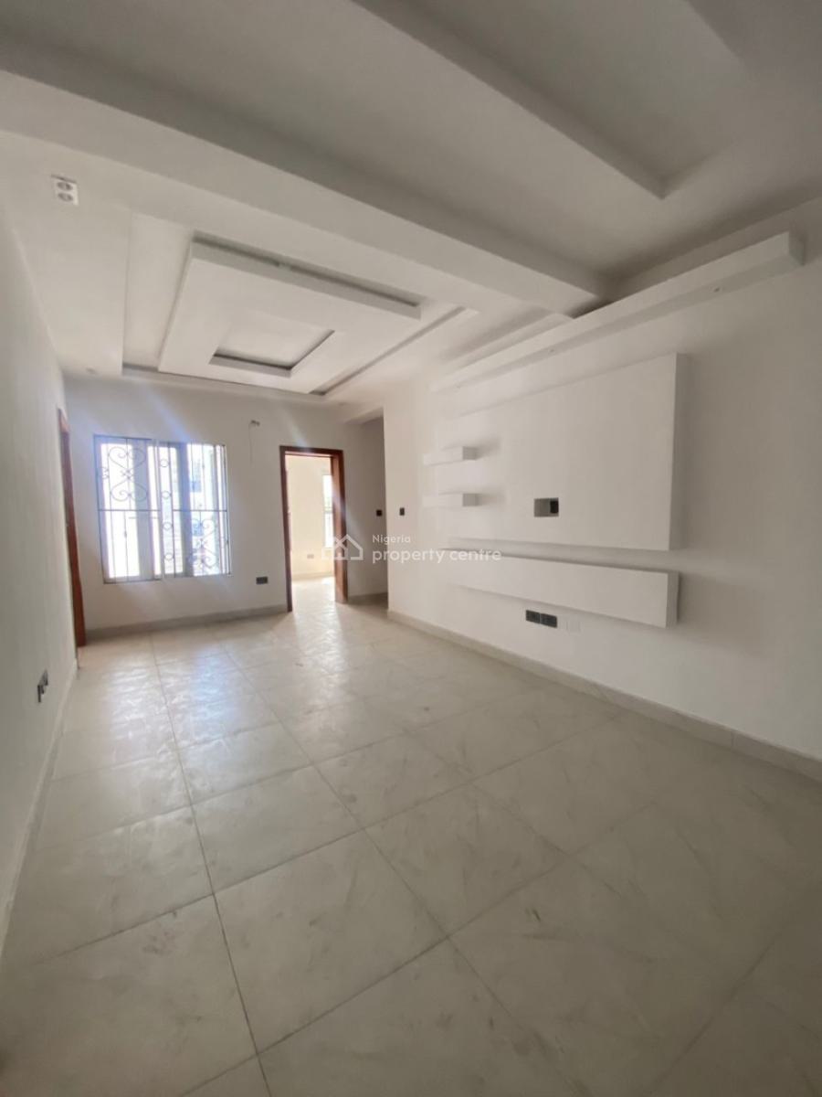 Aesthetically Pleasing 4 Bedroom Apartment Within a Secured Estate, Lekki Phase 1, Lekki, Lagos, Flat / Apartment for Sale