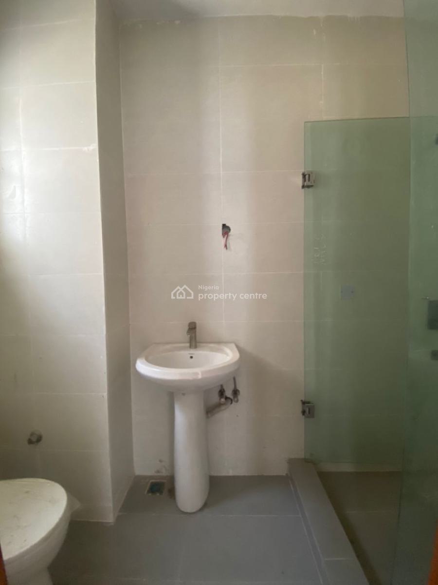 Aesthetically Pleasing 4 Bedroom Apartment Within a Secured Estate, Lekki Phase 1, Lekki, Lagos, Flat / Apartment for Sale