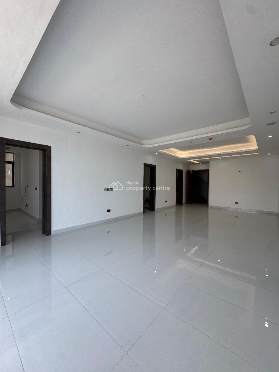 Spacious  2   Bedroom Apartment with Pool, Elevator & Bq, Lekki Phase 1, Lekki, Lagos, Flat / Apartment for Sale