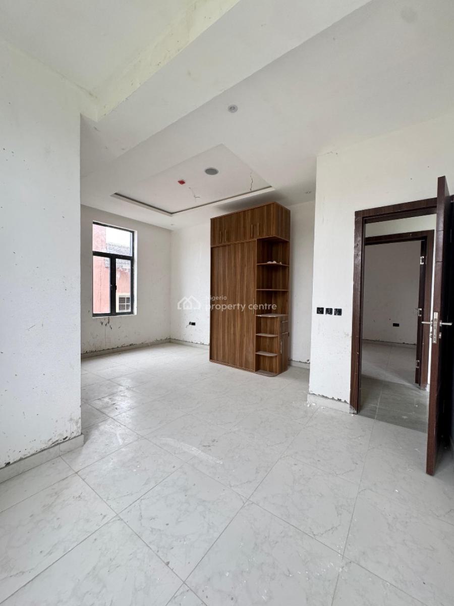 Spacious 2 Bedroom Apartments with Pool, Elevator, Gym, Lekki Phase 1, Lekki, Lagos, Flat / Apartment for Sale