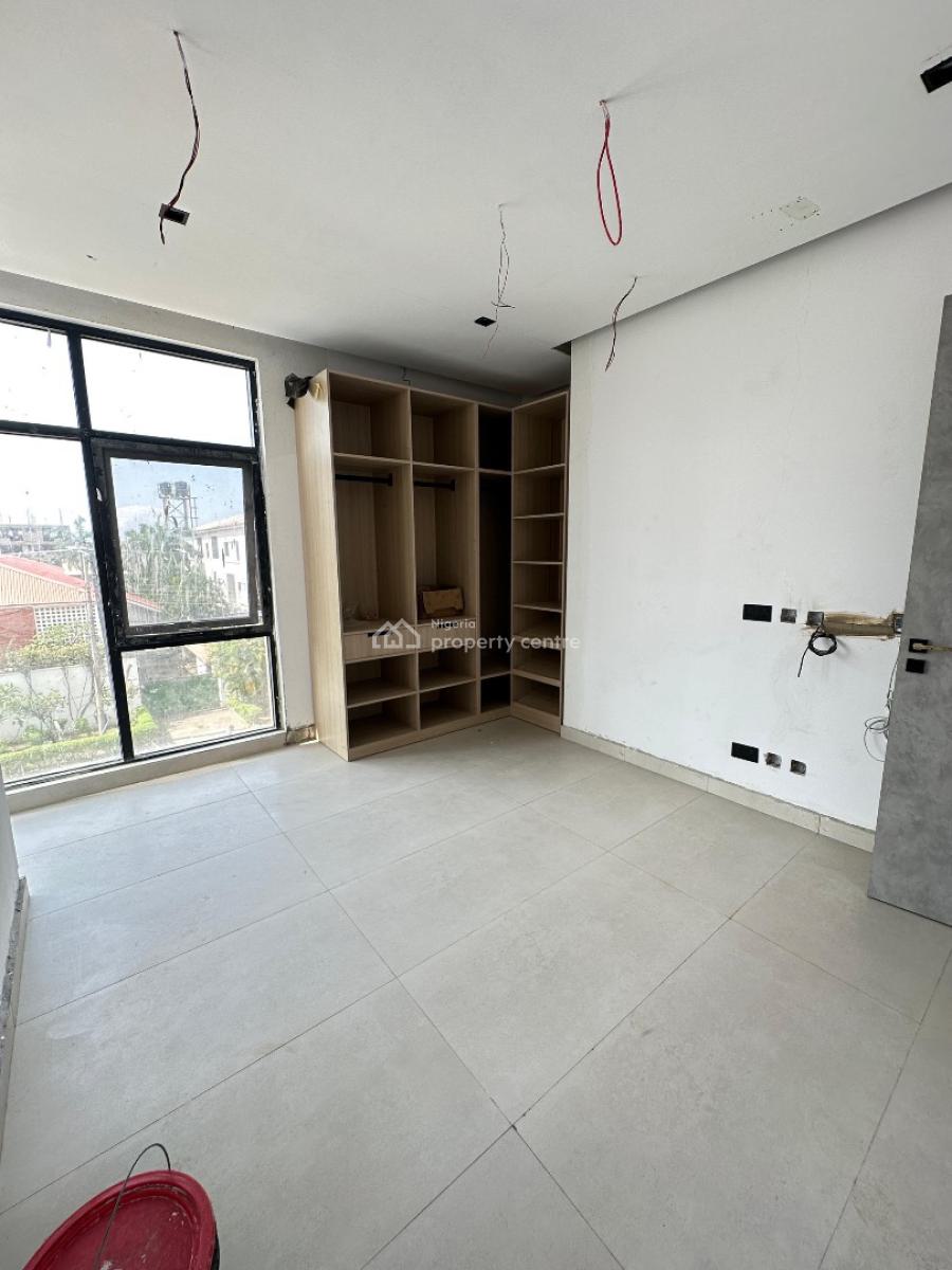 Spacious 3 Bedroom with Bq, Elevator, Gym and Rooftop Pool, Comes with a Rooftop Pool & Terrace with Waterfront Views, Lekki Phase 1, Lekki, Lagos, Flat / Apartment for Sale