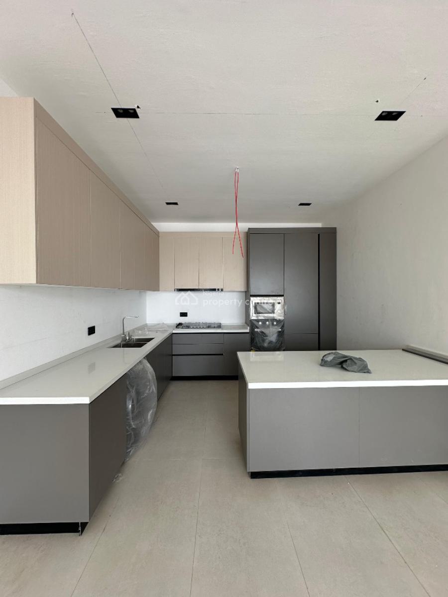 Spacious 2 Bedroom with Bq, Elevator, Gym and Rooftop Pool, Lekki Phase 1, Lekki, Lagos, Flat / Apartment for Sale