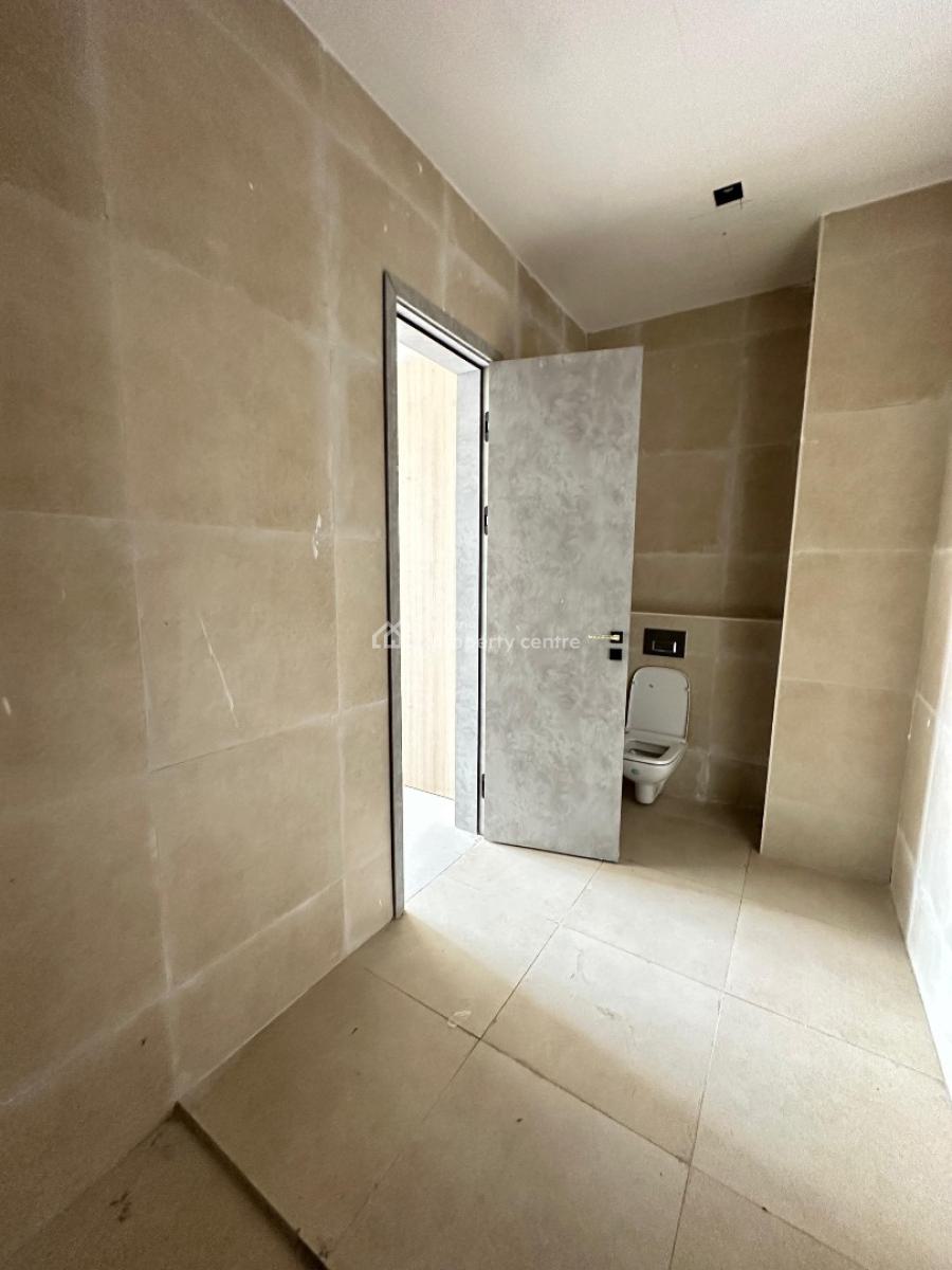 Spacious 2 Bedroom with Bq, Elevator, Gym and Rooftop Pool, Lekki Phase 1, Lekki, Lagos, Flat / Apartment for Sale