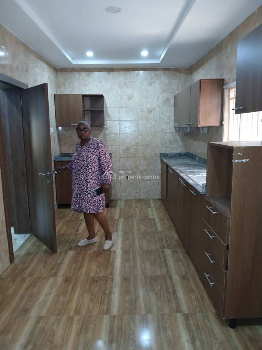 Luxury 3 Bedroom Flat. Ground Floor, By Mobile, Mabushi, Abuja, Flat / Apartment for Rent