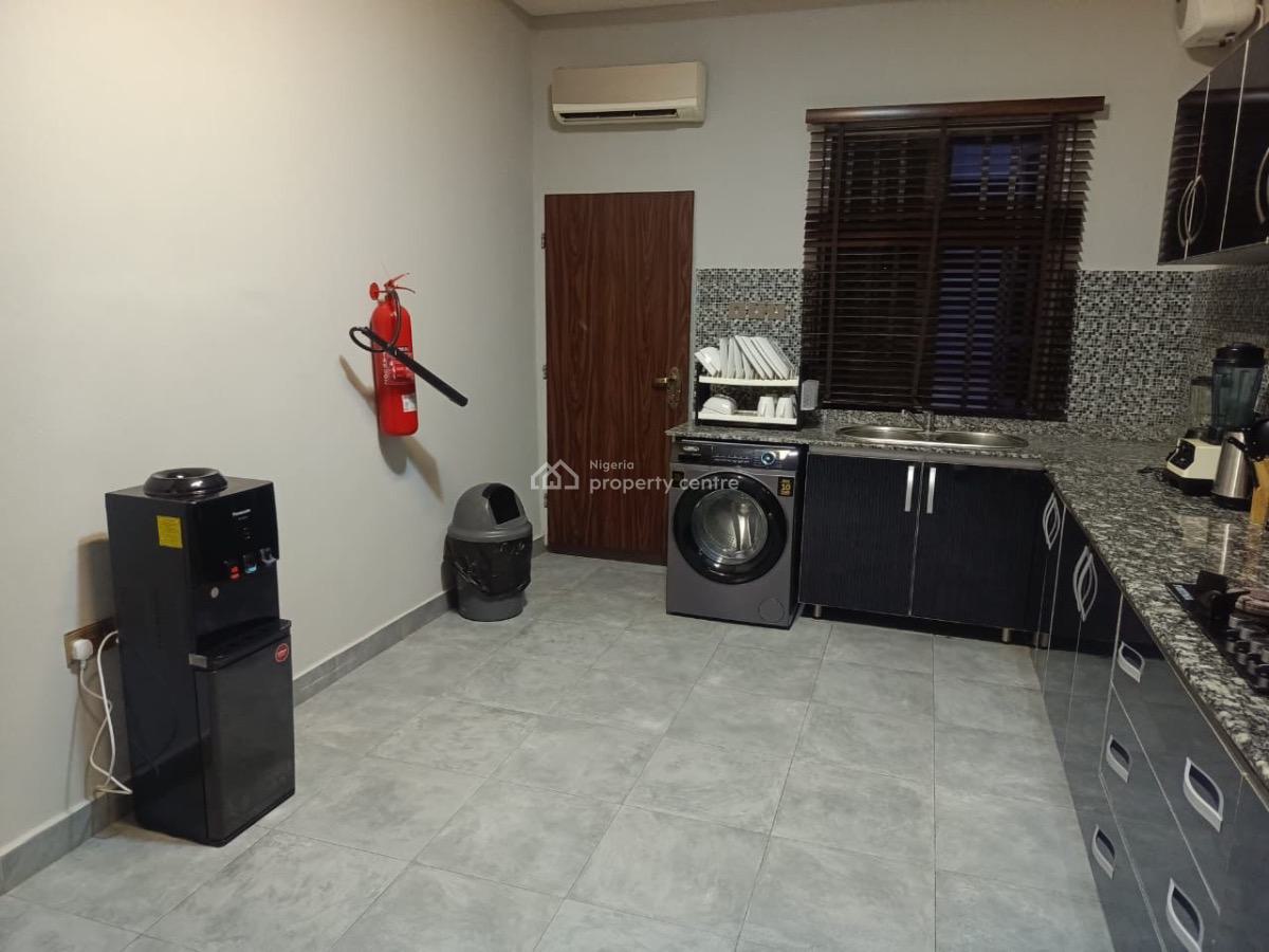 Luxury 3 Bedroom Apartment with Gym Available., Lekki, Lagos, Flat / Apartment Short Let