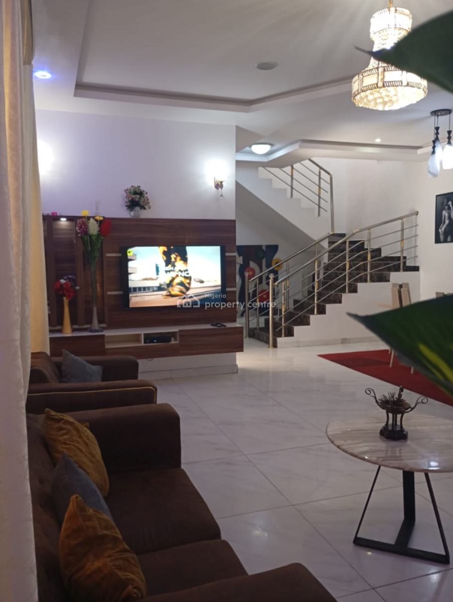 Luxury 4 Bedroom Apartment with Gym and Snooker Available., Lekki, Lagos, Flat / Apartment Short Let