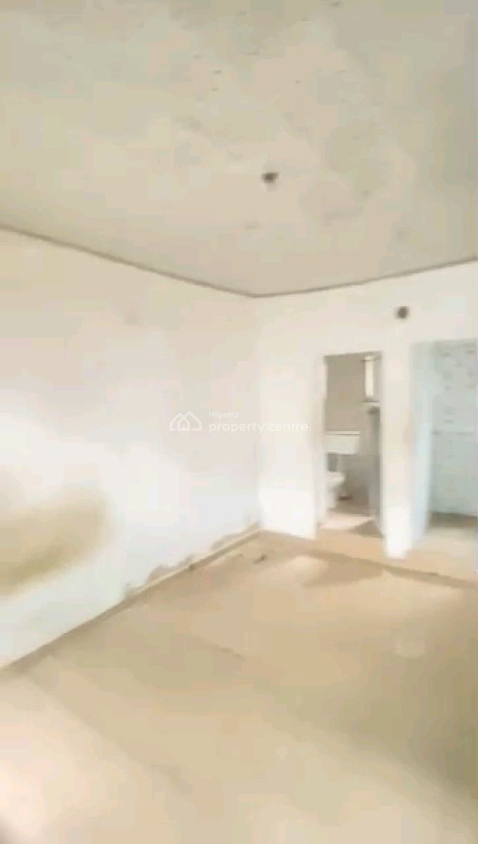 Standard Self Contain, Off Odunsi Road, Bariga, Shomolu, Lagos, Self Contain (single Rooms) for Rent