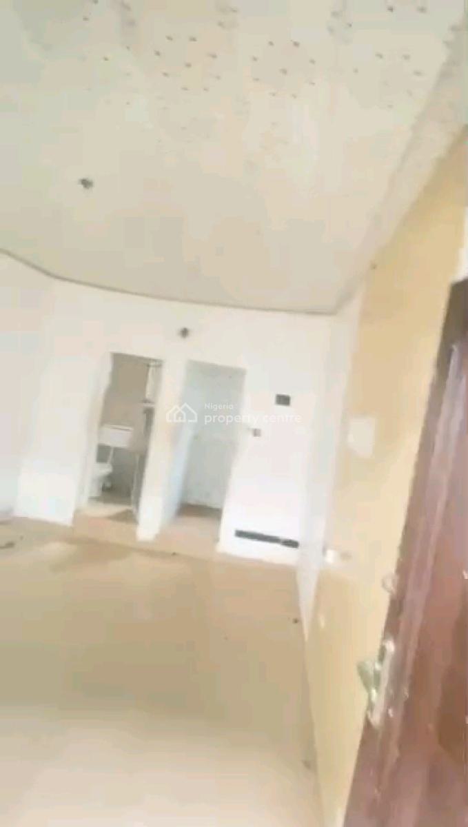 Standard Self Contain, Off Odunsi Road, Bariga, Shomolu, Lagos, Self Contain (single Rooms) for Rent