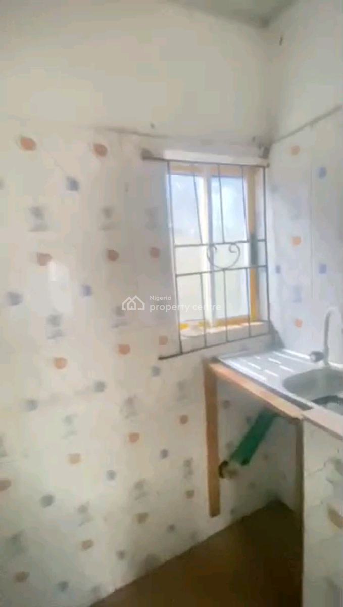 Standard Self Contain, Off Odunsi Road, Bariga, Shomolu, Lagos, Self Contain (single Rooms) for Rent