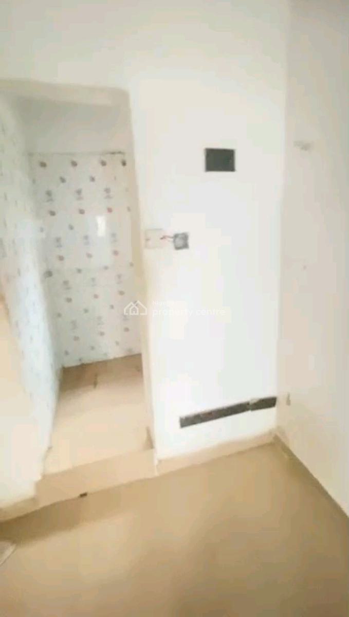 Standard Self Contain, Off Odunsi Road, Bariga, Shomolu, Lagos, Self Contain (single Rooms) for Rent