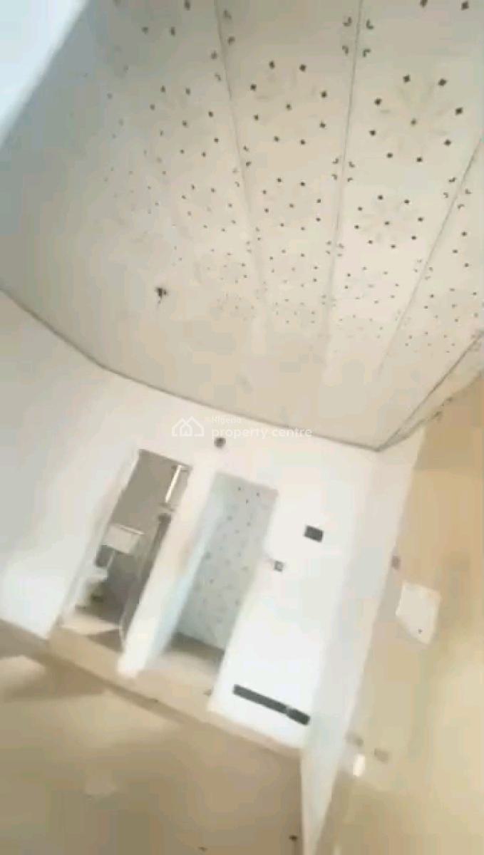 Standard Self Contain, Off Odunsi Road, Bariga, Shomolu, Lagos, Self Contain (single Rooms) for Rent