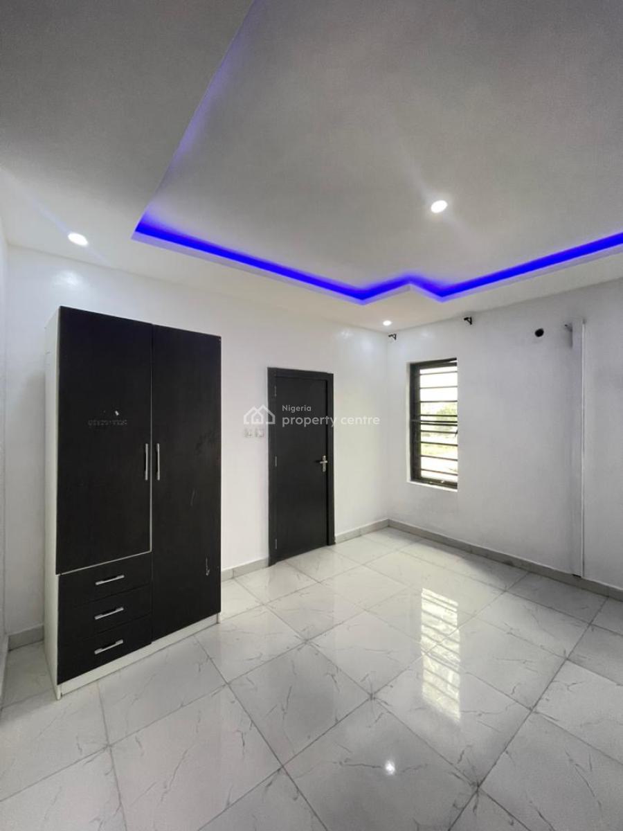 1 Bedroom Apartment, Lekki Phase 1, Lekki, Lagos, Mini Flat (room and Parlour) for Sale
