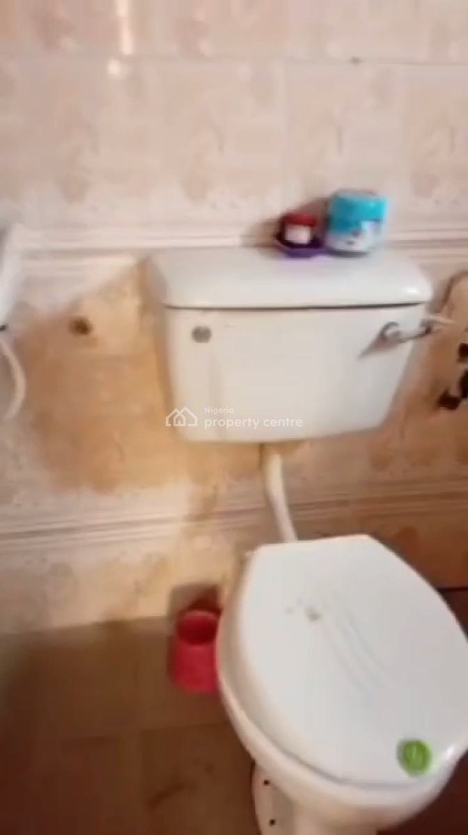 Spacious 3 Bedroom Apartment (upstairs), Mini Estate, New Oko Oba, New Oko-oba, Agege, Lagos, Flat / Apartment for Rent