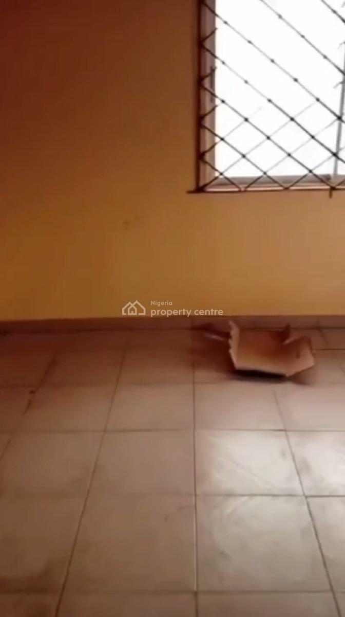 Spacious 3 Bedroom Apartment (upstairs), Mini Estate, New Oko Oba, New Oko-oba, Agege, Lagos, Flat / Apartment for Rent