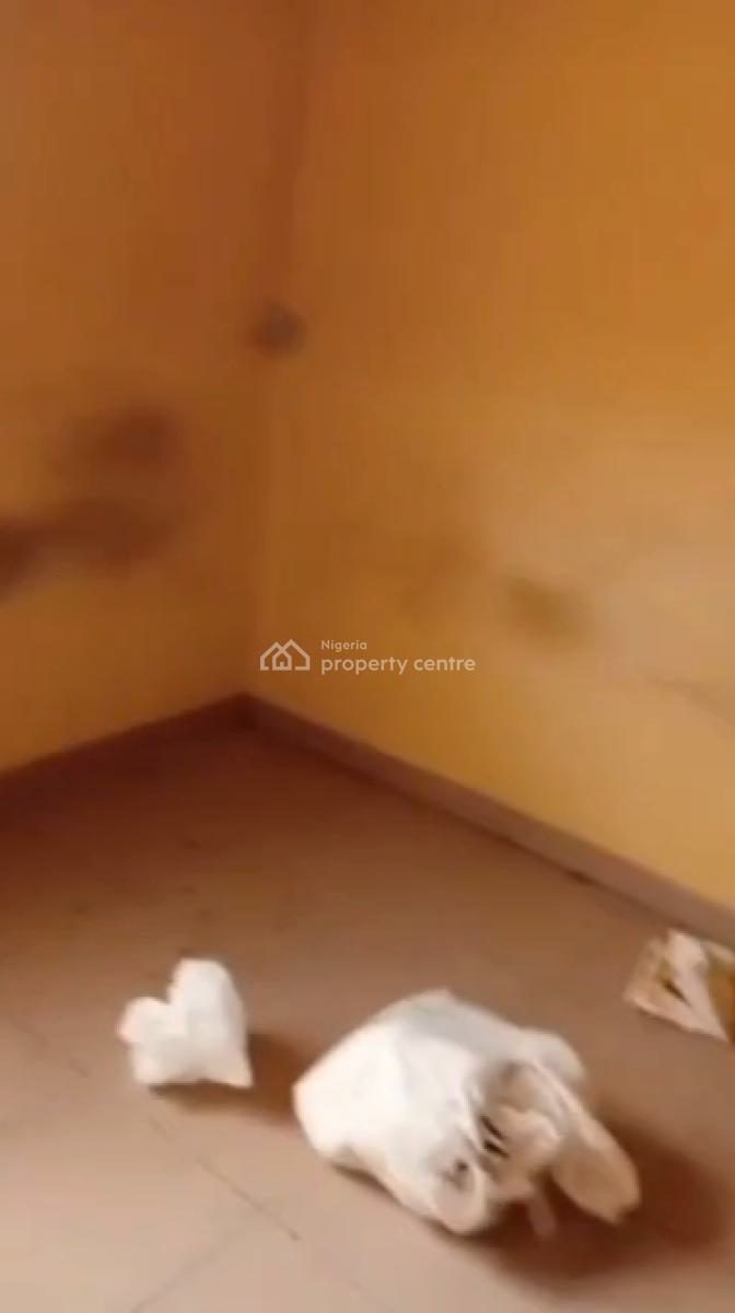 Spacious 3 Bedroom Apartment (upstairs), Mini Estate, New Oko Oba, New Oko-oba, Agege, Lagos, Flat / Apartment for Rent