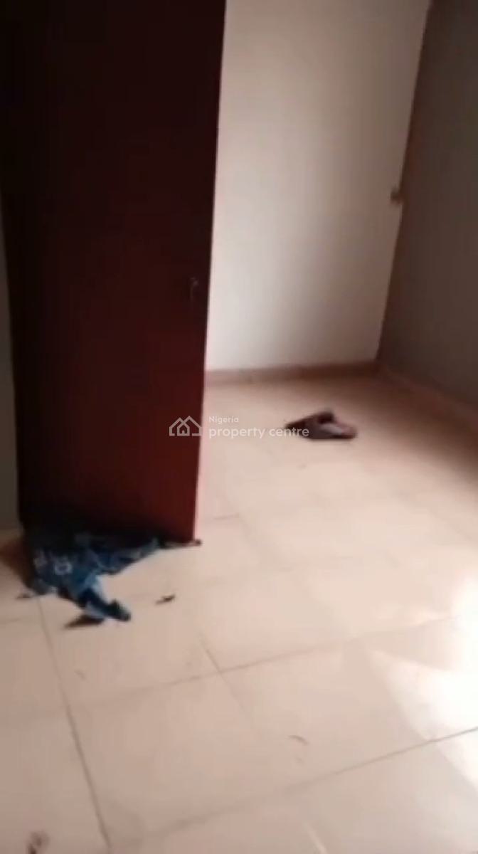 Spacious 3 Bedroom Apartment (upstairs), Mini Estate, New Oko Oba, New Oko-oba, Agege, Lagos, Flat / Apartment for Rent