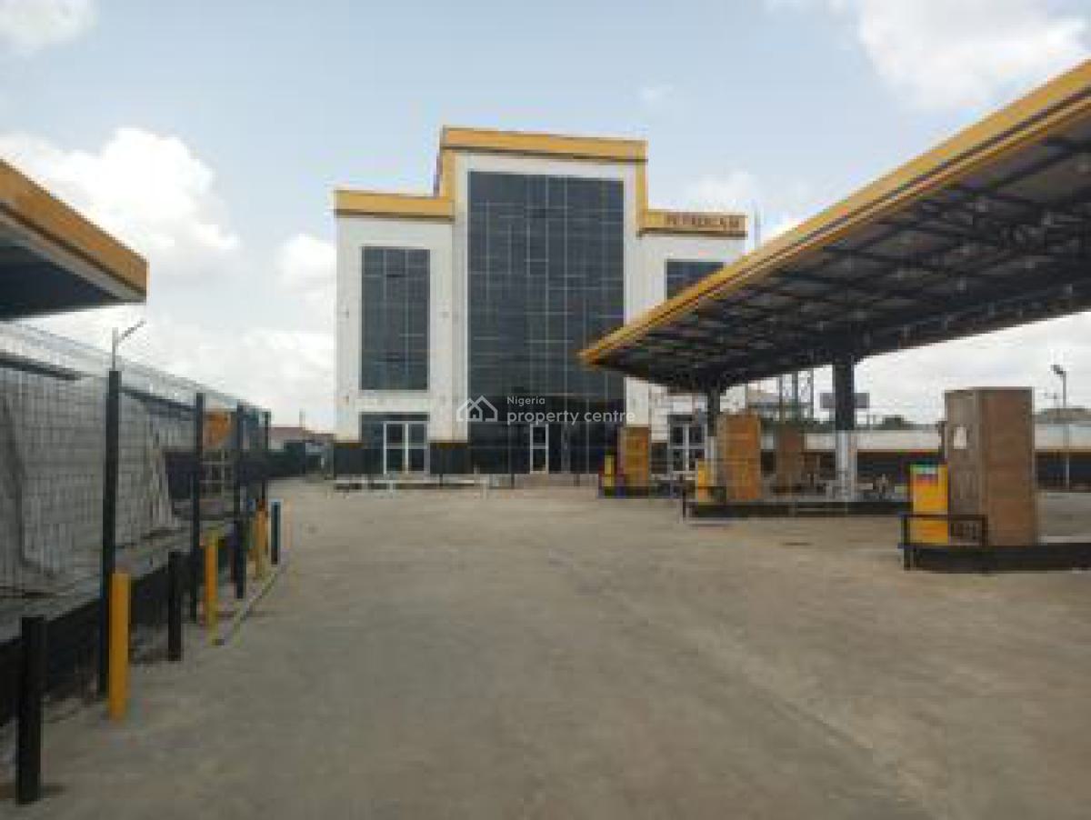 Luxury Office and Shop Spaces, Petrocam Station, Mowe Ofada, Ogun, Plaza / Complex / Mall for Rent