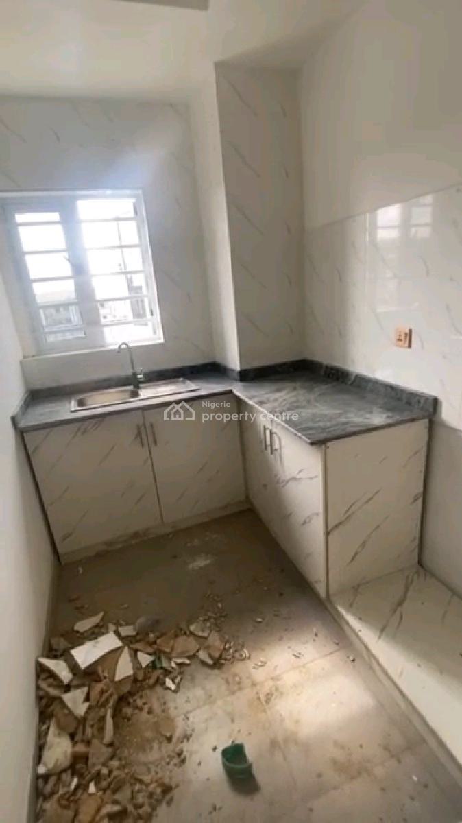 Standard Miniflat Upstairs  Screeded Walls, Pop, Wardrobe, Opposite Adekunle Estate, Yaba, Lagos, Mini Flat (room and Parlour) for Rent