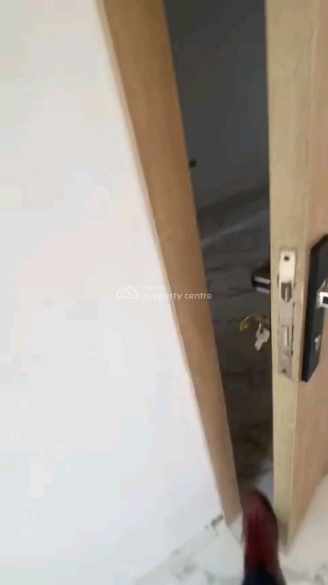 Standard Miniflat Upstairs  Screeded Walls, Pop, Wardrobe, Opposite Adekunle Estate, Yaba, Lagos, Mini Flat (room and Parlour) for Rent