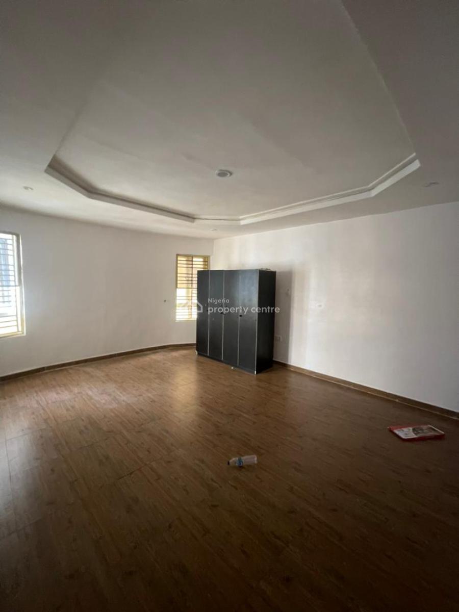 Well Renovated 3 Bedroom Apartment, Ologolo, Lekki, Lagos, Flat / Apartment for Rent