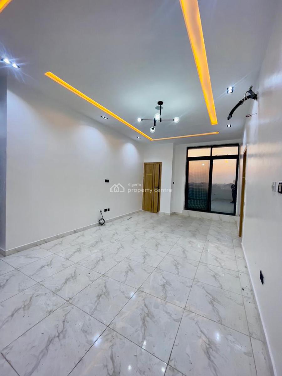 Perfectly Curved Luxury 2 Bedroom Apartment with Swimming Pool and Gym, Ologolo, Lekki, Lagos, Flat / Apartment for Sale
