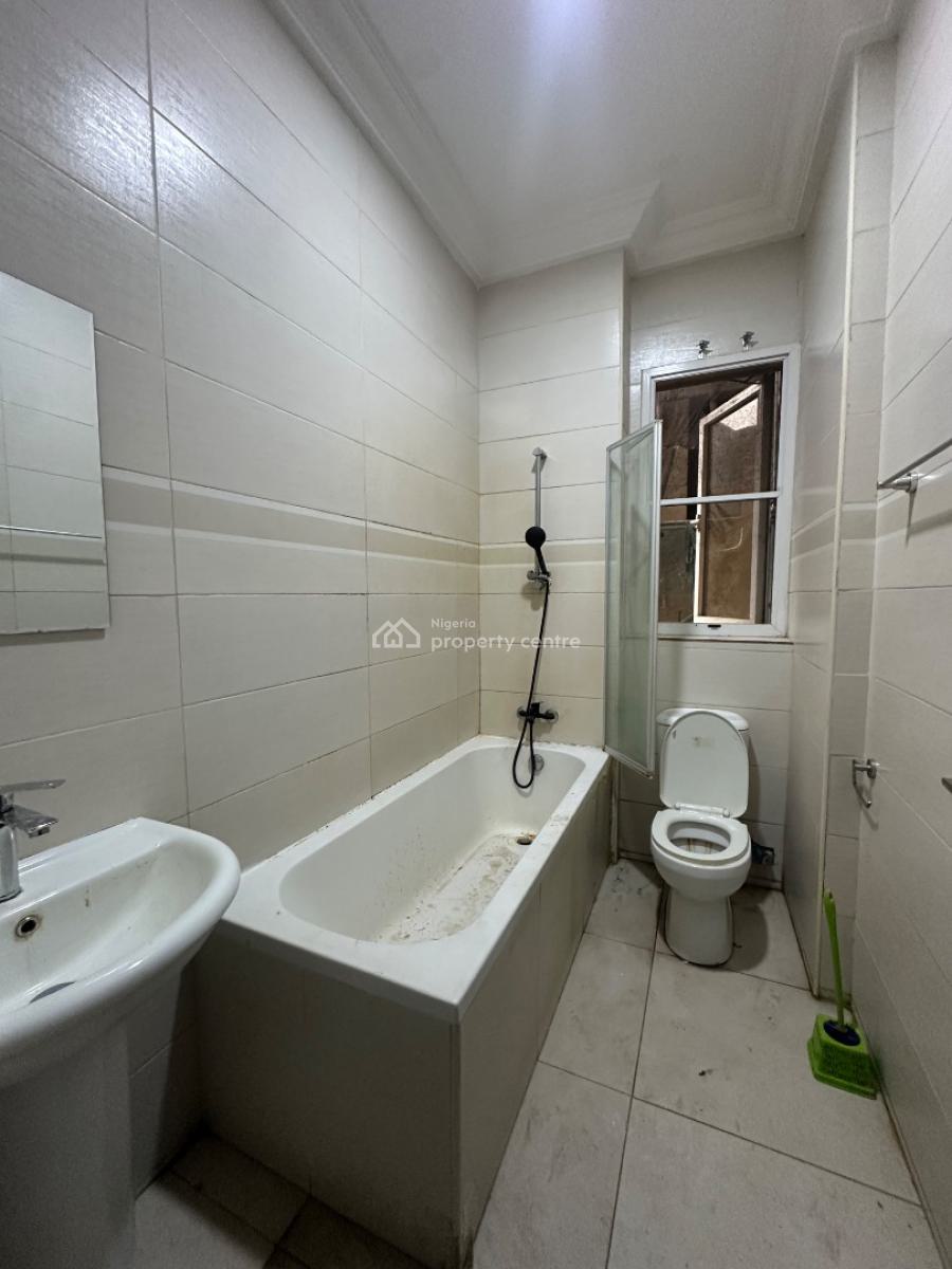 Spacious 3 Bedroom Flat, Chevron, Lekki, Lagos, Flat / Apartment for Rent