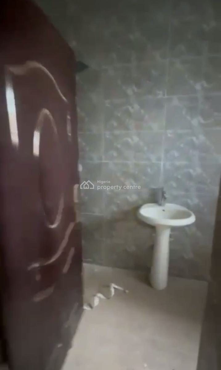 Classic 3 Bedroom Flat, Wuye, Abuja, Flat / Apartment for Rent