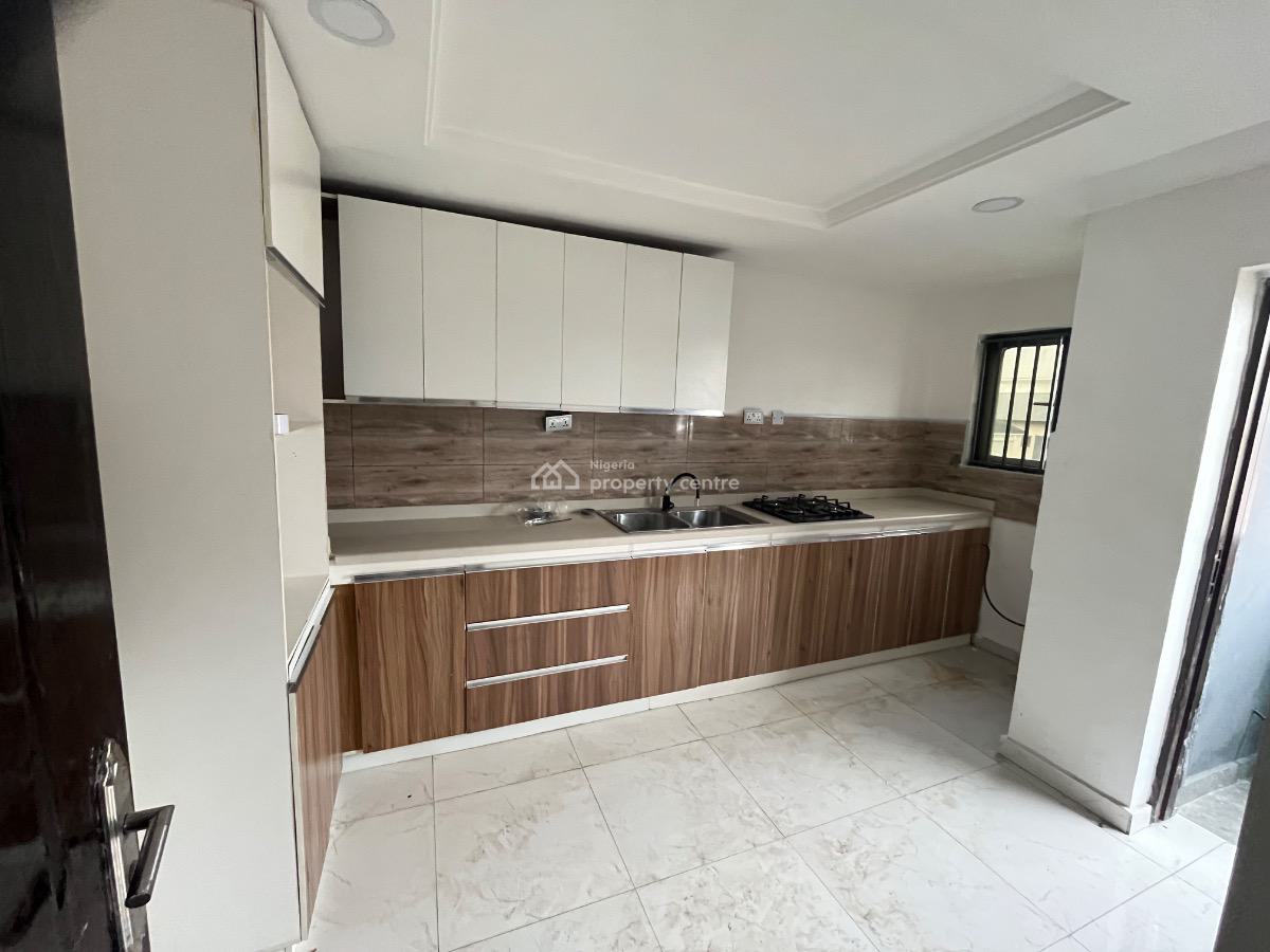Newly Renovated 3 Bedroom Apartment, Ilasan, Ikate, Lekki, Lagos, Flat / Apartment for Rent