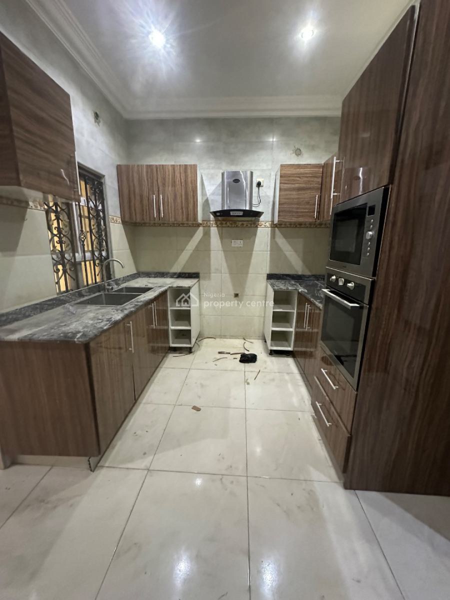 Three Bedroom Apartment, Off Admiralty Way., Lekki Phase 1, Lekki, Lagos, Flat / Apartment for Rent