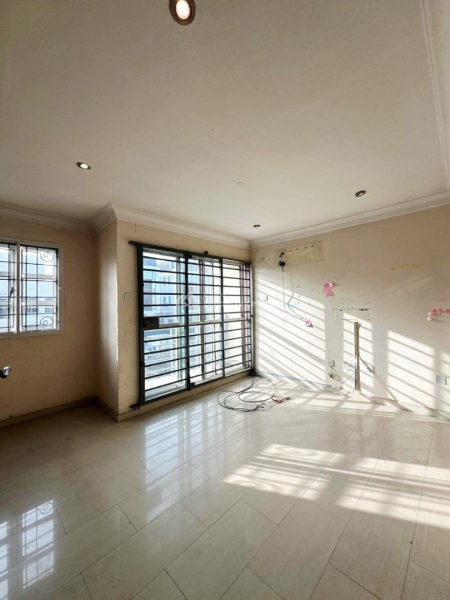 Well Maintained 5 Bedrooms Semi Detached Duplex, Lekki Phase 1, Lekki, Lagos, Semi-detached Duplex for Rent