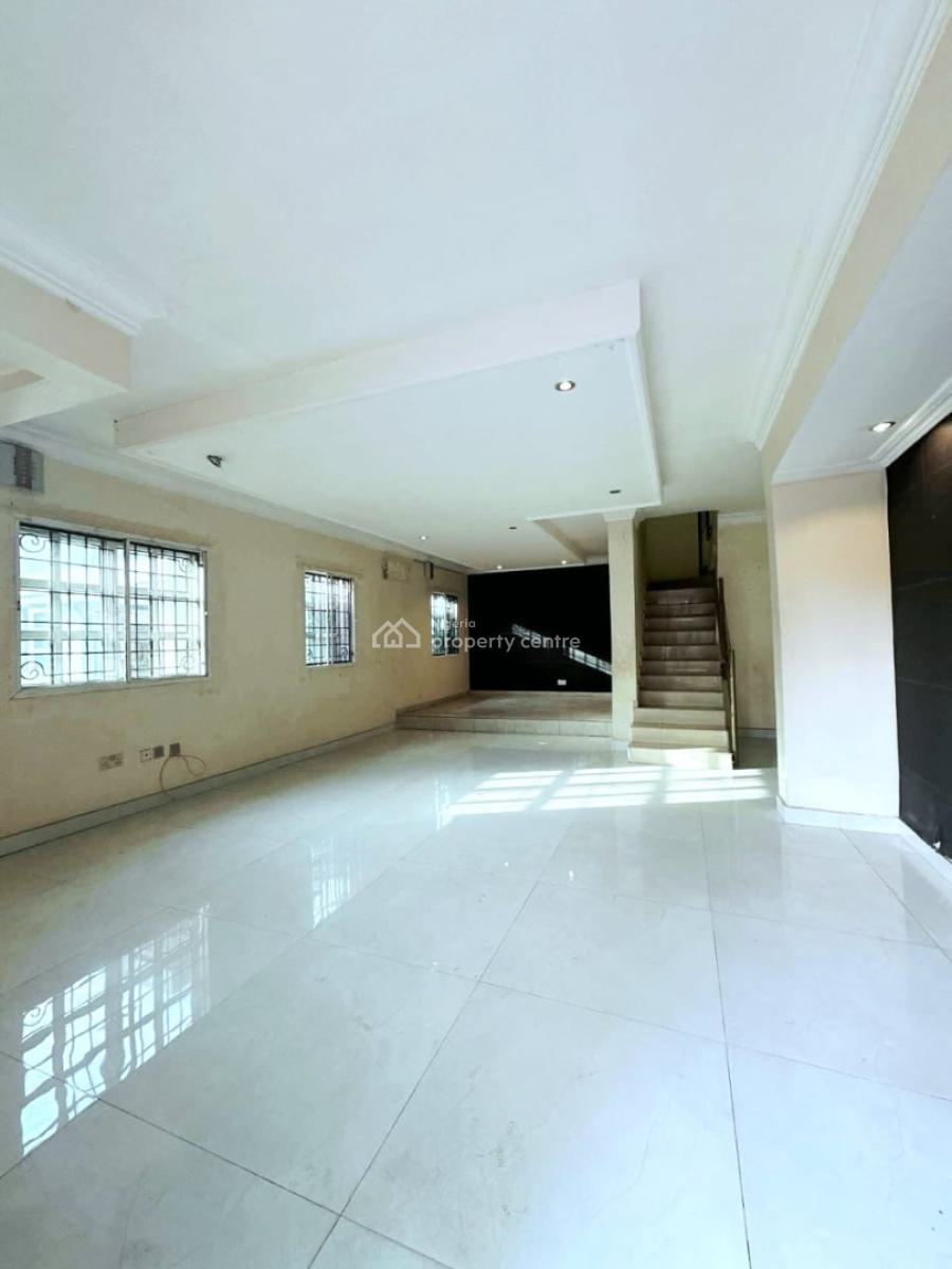 Well Maintained 5 Bedrooms Semi Detached Duplex, Lekki Phase 1, Lekki, Lagos, Semi-detached Duplex for Rent