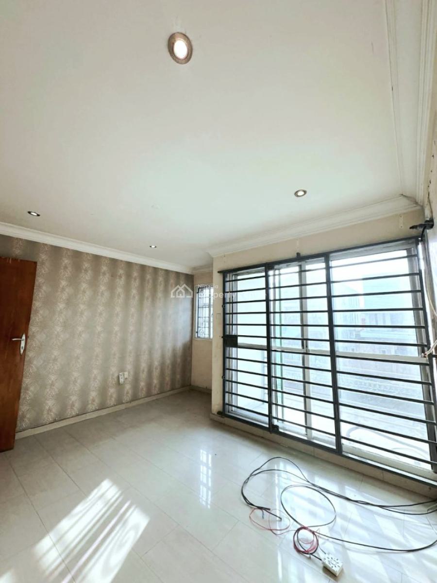 Well Maintained 5 Bedrooms Semi Detached Duplex, Lekki Phase 1, Lekki, Lagos, Semi-detached Duplex for Rent