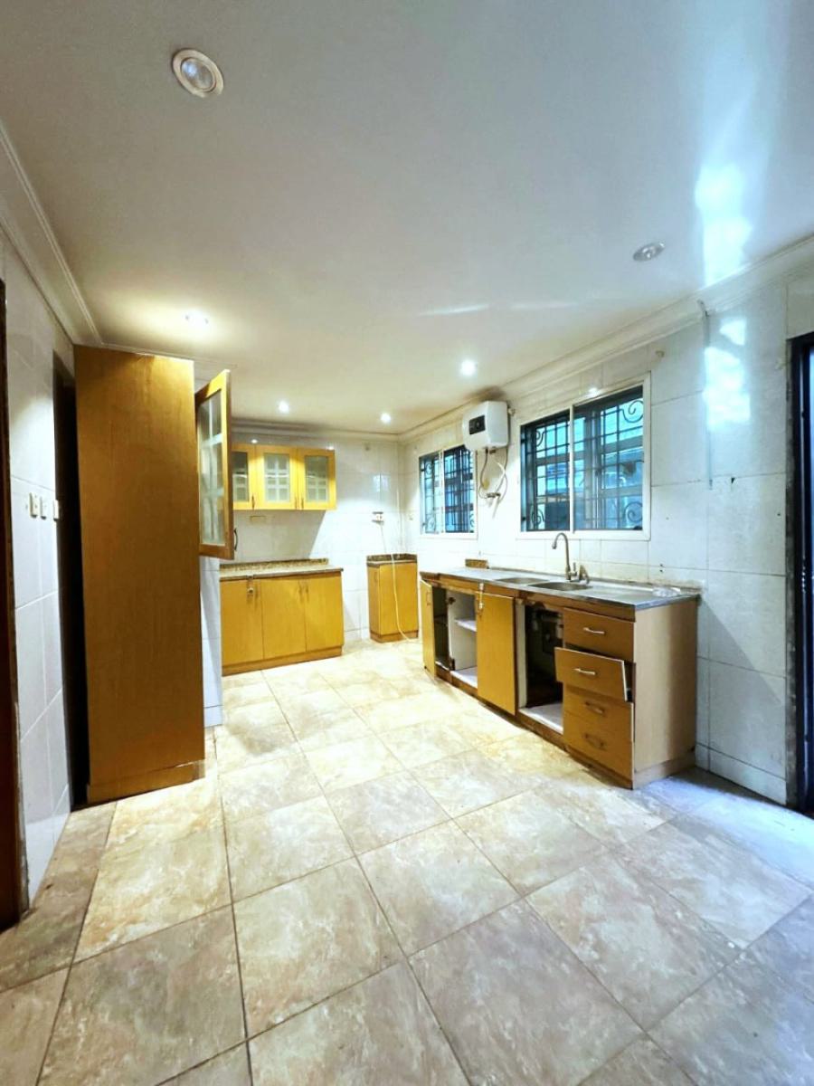 Well Maintained 5 Bedrooms Semi Detached Duplex, Lekki Phase 1, Lekki, Lagos, Semi-detached Duplex for Rent