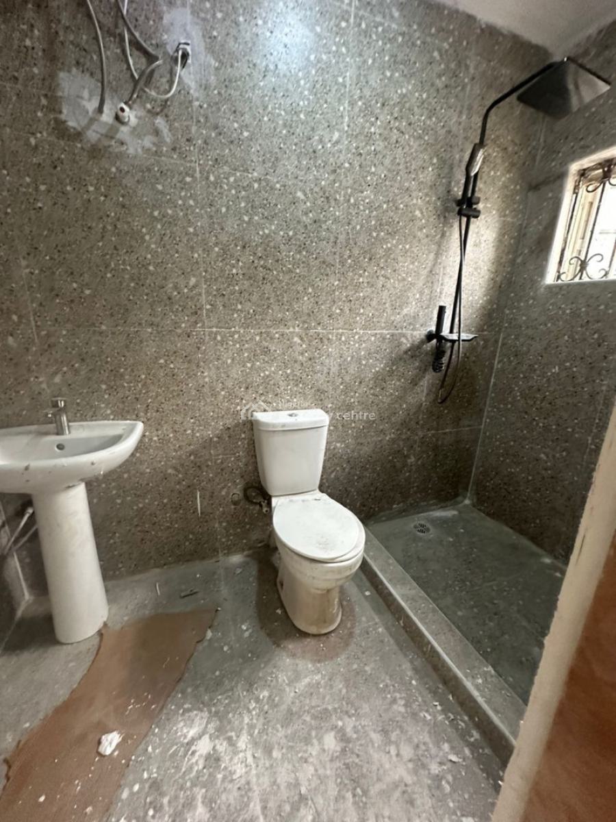 Three Bedroom Apartment, Lekki Phase 1, Lekki, Lagos, Flat / Apartment for Rent