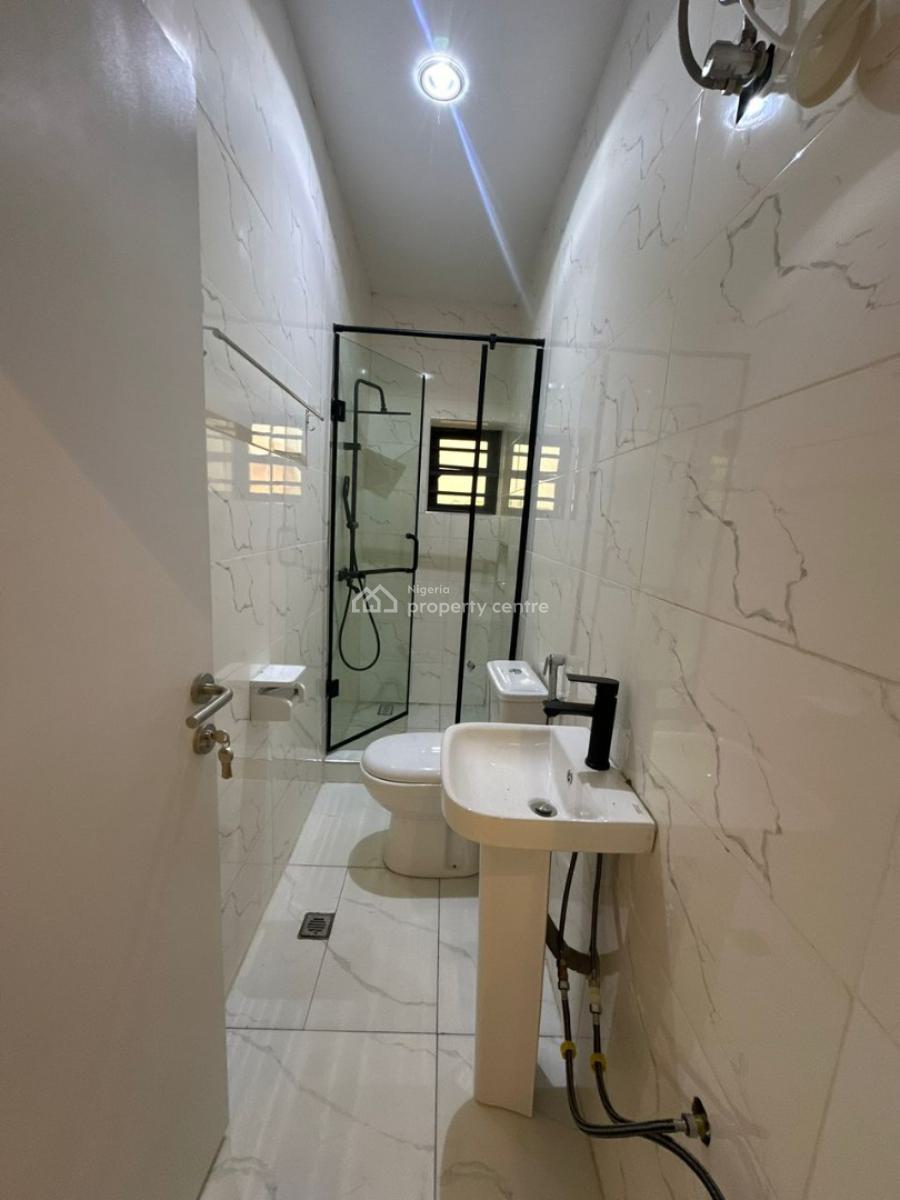 Mordern & Exclusive 4-bedroom Semi-detached Duplex with Bq, Lugbe District, Abuja, Semi-detached Duplex for Sale