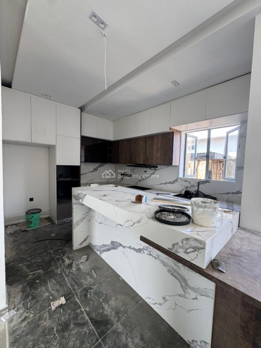 Aesthetically Pleasing 4-bedroom  Self Compound Terrace Duplex Bq, Lekki Phase 1, Lekki, Lagos, Semi-detached Duplex for Sale