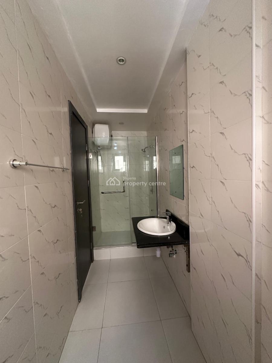 Luxury Spacious 2 Bedroom Apartment with Elevator, Lekki Phase 1, Lekki, Lagos, Flat / Apartment for Sale