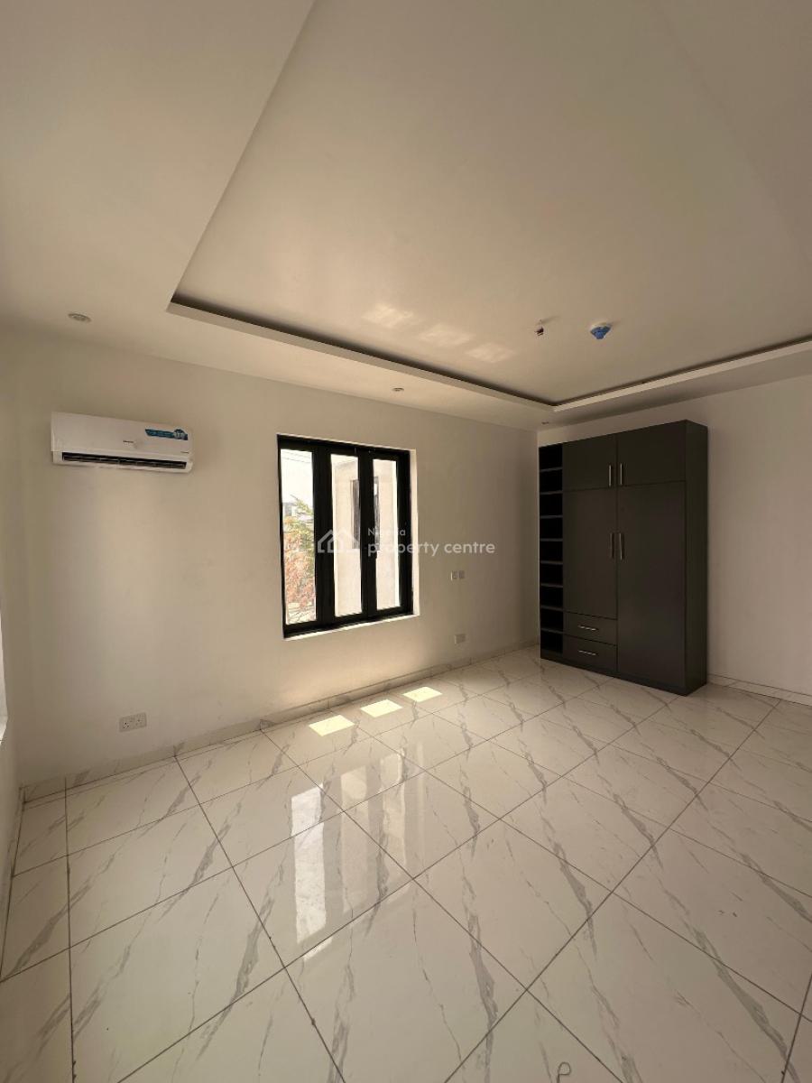 Luxury Spacious 2 Bedroom Apartment with Elevator, Lekki Phase 1, Lekki, Lagos, Flat / Apartment for Sale