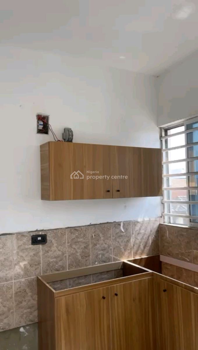 a Standard and Spacious Mini Flat, Adekunle, Yaba, Lagos, Mini Flat (room and Parlour) for Rent