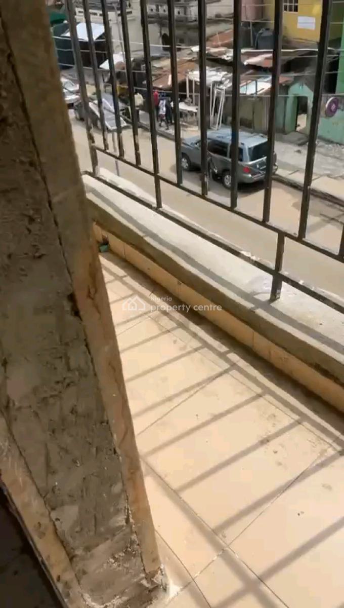 a Standard and Spacious Mini Flat, Adekunle, Yaba, Lagos, Mini Flat (room and Parlour) for Rent