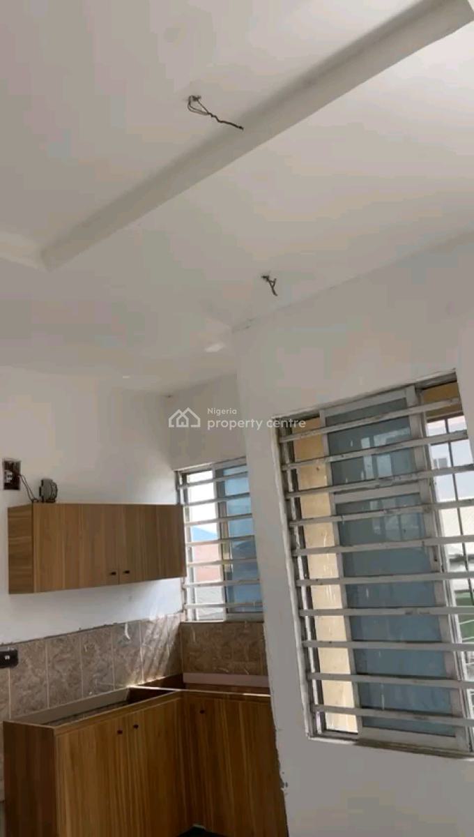 a Standard and Spacious Mini Flat, Adekunle, Yaba, Lagos, Mini Flat (room and Parlour) for Rent