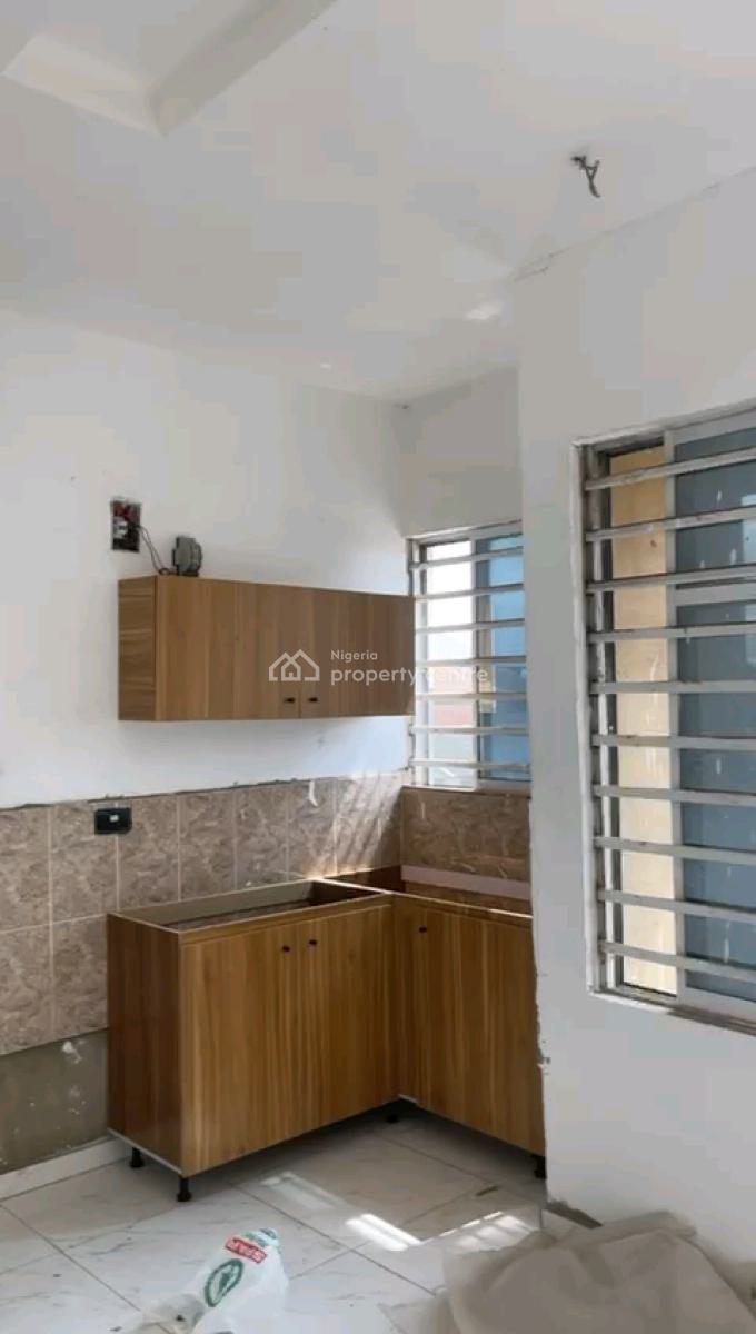 a Standard and Spacious Mini Flat, Adekunle, Yaba, Lagos, Mini Flat (room and Parlour) for Rent