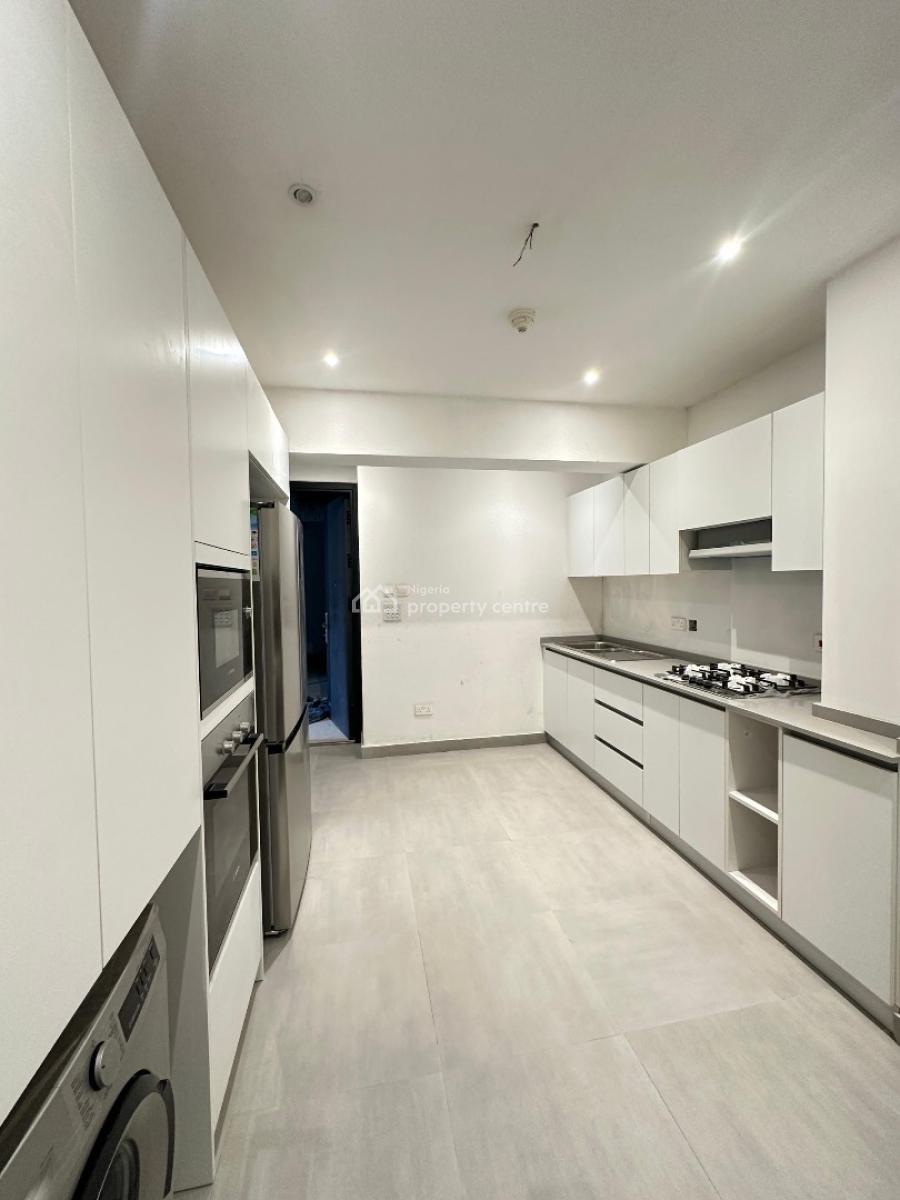 Spacious 3 Bedroom with Bq, Pool, Gym, Laundry Mart, Supermarket, Lekki Phase 1, Lekki, Lagos, Flat / Apartment for Sale