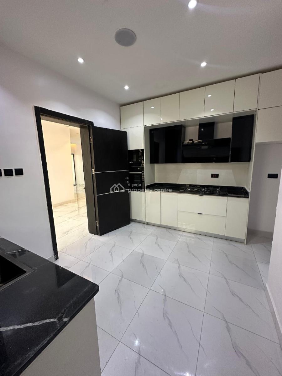 Fully Serviced Spacious 3 Bedroom Apartment with Pool & Gym, Lekki Phase 1, Lekki, Lagos, Flat / Apartment for Sale